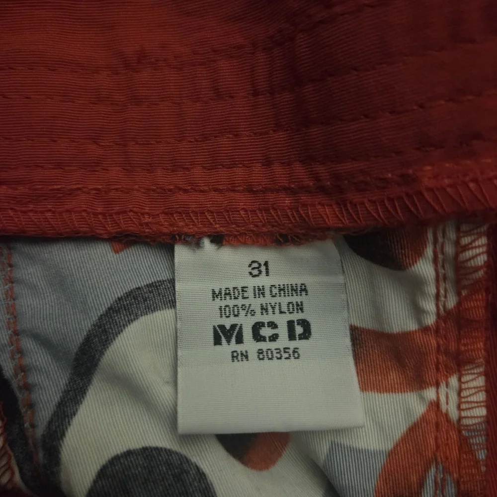 MCD Hardware Men's Board Shorts Swim Trunks Red Floral‎ Surf Beach Size 31 NWT